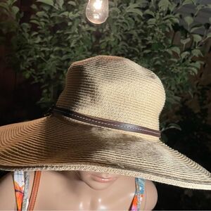 Big Straw hat with leather detailing